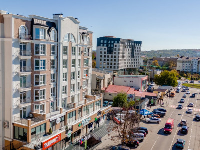 Квартира с 2 комнатами + гостиной в новом доме, сданном в эксплуатацию, Яловены.