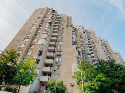 Продается 3-комнатная квартира на Рышкановке.
