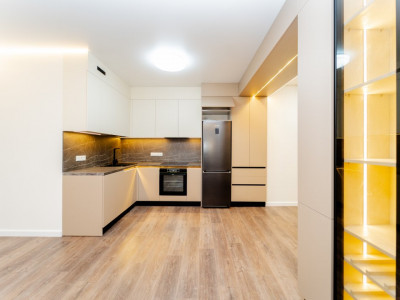 Vanzare apartament cu 2 camere și living spațios cu priveliște superbă spre lac 