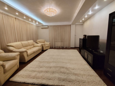 Apartament cu 4 camere, 148 mp, Centru, str. Pușkin