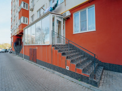 Centru. Vînzare, spațiu comercial, 46 mp, str. Constantin Vîrnav.