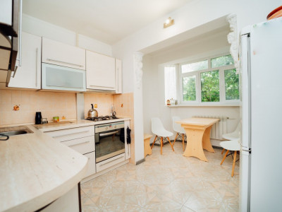 Apartament de vanzare cu 2 camere, de mijloc, seria 143, Botanica, Cuza Vodă.