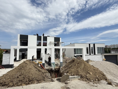 Duplex în 2 nivele, 150 mp+3 ari, Durlesti, str. Rezistenței.
