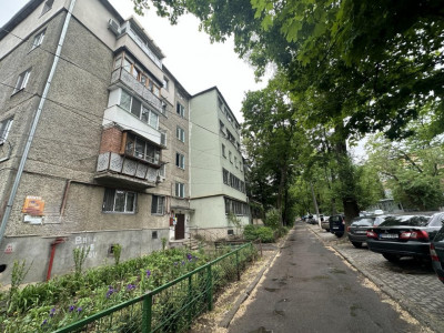 Botanica, str. Trandafirilor, 3 camere + living