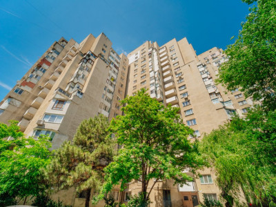 2-комнатная квартира с гостиной и террасой, на продажу в Центре, ул. Албишоара.
