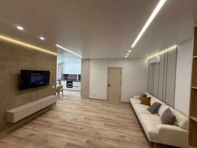 Spre închiriere apartament cu 2 camere+living, bloc nou, Botanica, Grenoble.