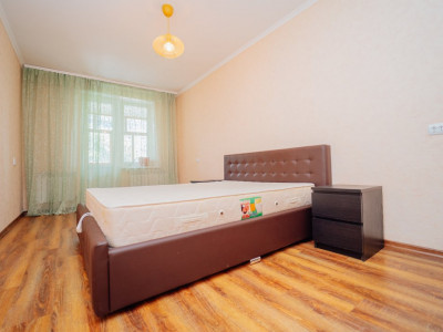 Apartament cu 2 camere,  Râșcani, B. Voievod, în spate la McDonald’s.