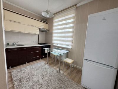 Vânzare apartament cu 2 camere separate, Poșta Veche, Calea Orheiului.