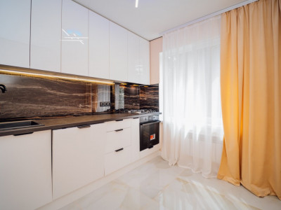 Apartament cu 3 camere de vanzare, Buiucani, Alba Iulia.