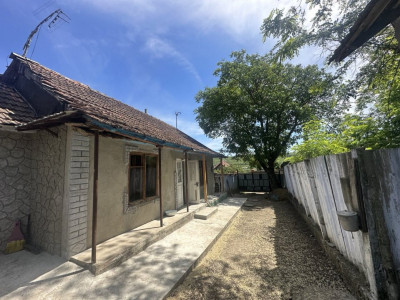 Casă! Strășeni, Roșcani, 50m2 + 15 ari!
