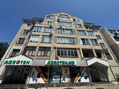 Apartament cu 3 camere, încălzire autonomă, Buiucani, str. Lisabona.