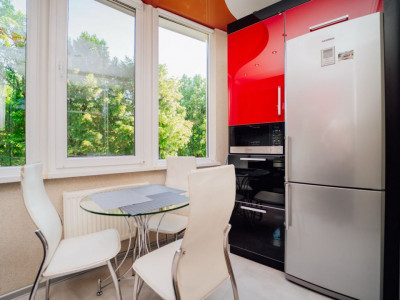De închiriat apartament cu 2 camere+loc de parcare, bloc nou, str. Vl. Korolenko