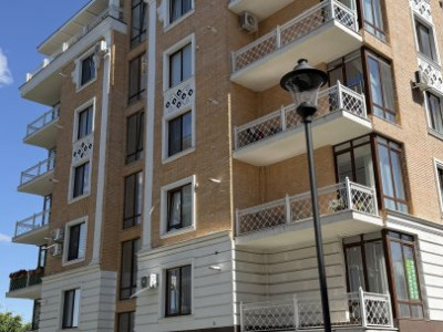 Apartament cu 3 camere+living, Inamstro, Liviu Deleanu.