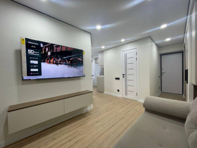 Ap cu o 1 cameră și living seria 102 etajul 3 din 5 euroreparație cu mobila 