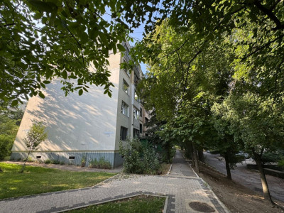 Apartament de vanzare cu 2 camere și living, Râșcani, Matei Basarab.