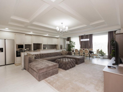 Apartament cu 3 camere + living, mobilat complet, cu vedere spre parc!