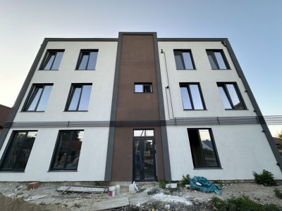 Apartament cu 3 camere plus living . 1 loc de parcare inclus in pret