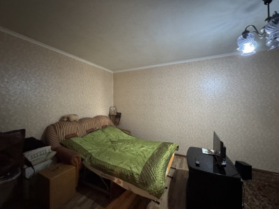 Apartament cu 1 cameră, Botanica, str. Nicolae Zelinski, lângă V. Trandafirilor.