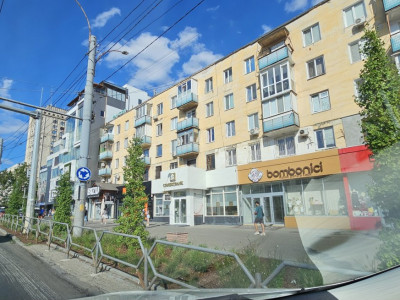 Apartament cu 2 camere+living, Râșcani, str. Kiev, lângă PanCom.