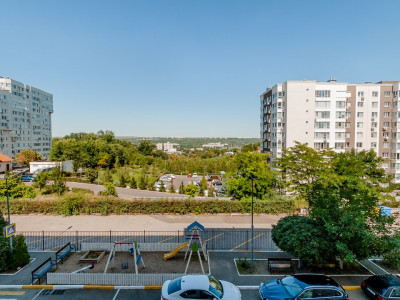 Vânzare apartament cu 1 dormitor şi living la Buiucani. 