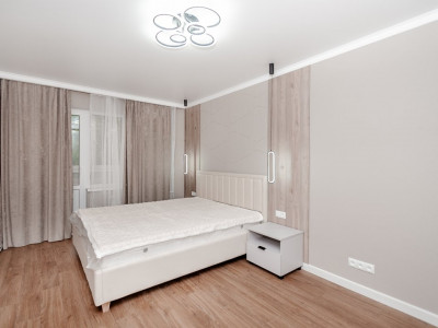 Apartament cu 3 dormitoare separate, Botanica, bd. Traian, Seria Varnita