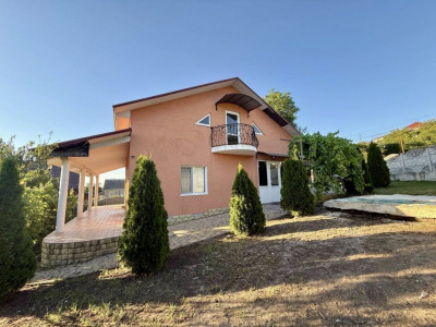 Casă de vânzare – Durlești, str. Mihai Sadoveanu 180 🏠 106 m² | 2 camere |