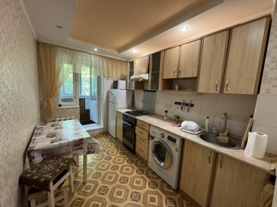 Chirie, apartament cu 3 camere, Posta Veche, str-la Studenților. 
