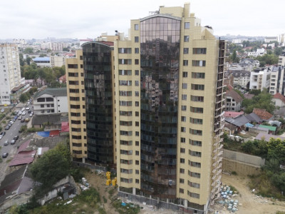 Квартира 2 комнаты + гостиная, Центр, ул. Петру Рареш 55/1.
