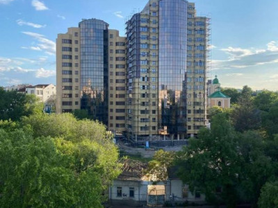 Apartament 3 camere + living Centru , Petru Rareș 