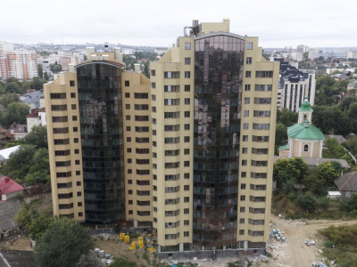 Продаётся 3х комнатная квартира с ливингом в Центре, ул. Петру Рареш.