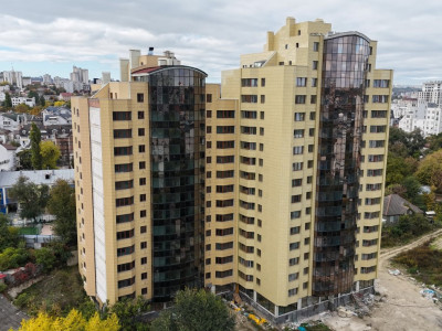 Продаётся 3х комнатная квартира с ливингом в Центре, ул. Петру Рареш.