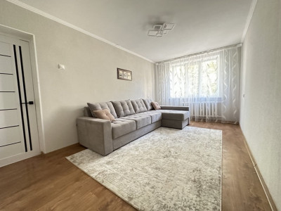 Buiucani, str. Onisifor Ghibu, apartament cu 2 camere de mijloc.