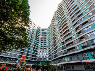 Spre închiriere apartament cu 1 cameră și living în Complexul Oasis, Riscani.