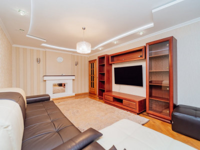 Chirie apartament spațios în Centru, Grigore Ureche, lângă Ambasada României.
