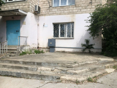 Коммерческое помещение на продажу – первая линия, сектор Чеканы.