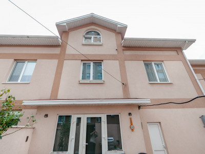 Casă tip Triplex, 3 dormitoare, Buiucani, str. Vasile Lupu lângă Valea Morilor!
