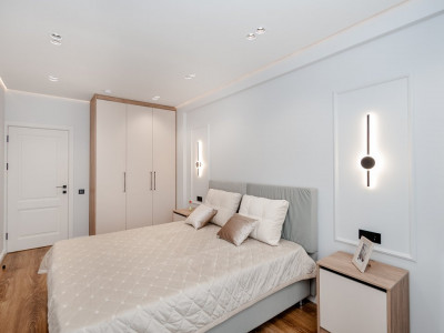 Vânzare apartament 2 camere și living , ExFactor Vasile Lupu !