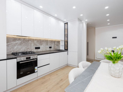 Spre vânzare apartament în Complexul Astercon Dumbrava.