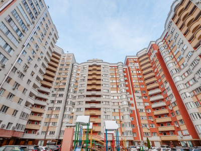 Apartament cu 2 dormitoare si living, Botanica, str. Zelinski