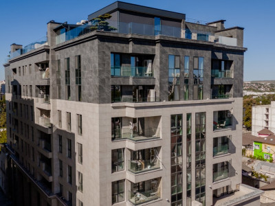 Apartament cu 2 camere + living, Centru, str-la Teatrului.