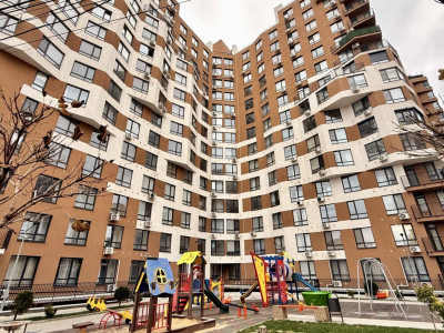 Продаётся квартира с 2 комнатами и гостиной, Центр, ул. Николае Тестемицану.