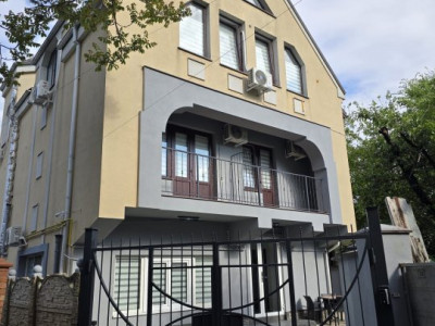 Продажа гостиницы в сек. Буюканы, ул. Василе Лупу, рядом с парком Валя Морилор.