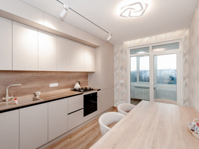 Apartament cu 1 odaie si living/ Ex Factor Vasile Lupu 