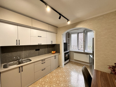 Apartament cu 1 cameră de vanzare, Botanica, bd. Cuza Vodă.