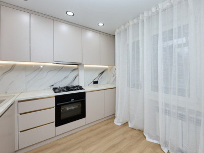 Vânzare apartment cu 3 camere , Seria MS , str.Independenței 