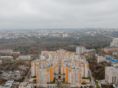 Квартира в центре, улица Valea Trandafirilor, квартира с 2 комнатами и гостиной.