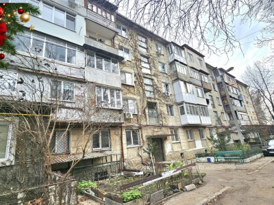 Apartament cu 2 camere și living, Ion Neculce – Buiucani, parcul Alunelul.