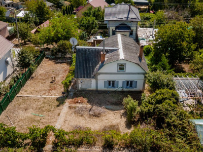 Vilă cu 2 niveluri pe malul lacului Dănceni, 95 mp+6 ari.