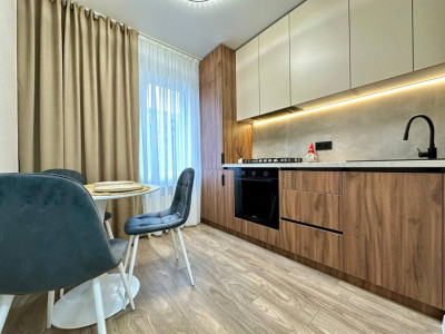 Чеканы, ул. Петру Заднипру, квартира с 2 комнатами и гостиной.