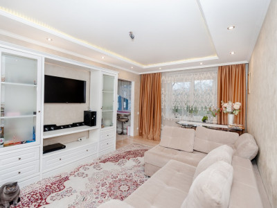 Продается 3-х комнатная квартира в с. Рышкановка, ул. Флорилор.